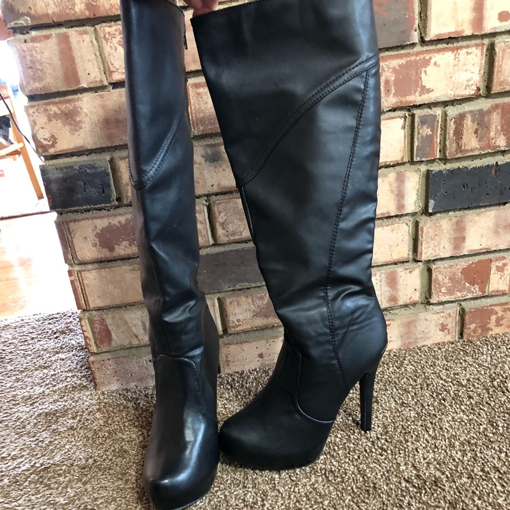 Sexy boots!